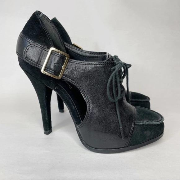 ELIZABETH and James Black Leather ‘Casi’ Cut Out Lace Up Booties Size 6 - Picture 1 of 11